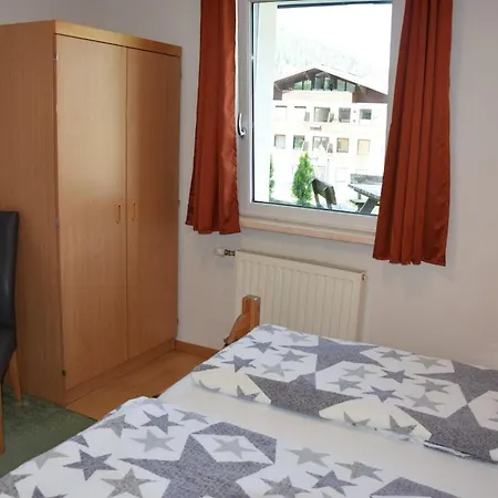 Apartment Tiotrag