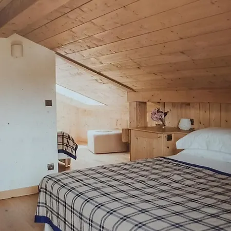 Tiotrag * Hofmark