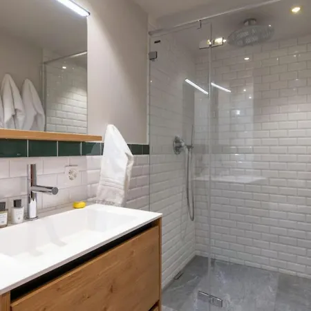 Apartment Tiotrag *